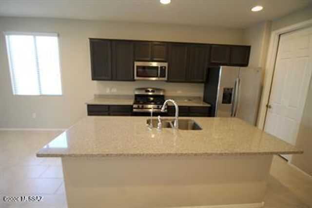 6420 E Via Jardin Verde, Tucson, AZ 85756