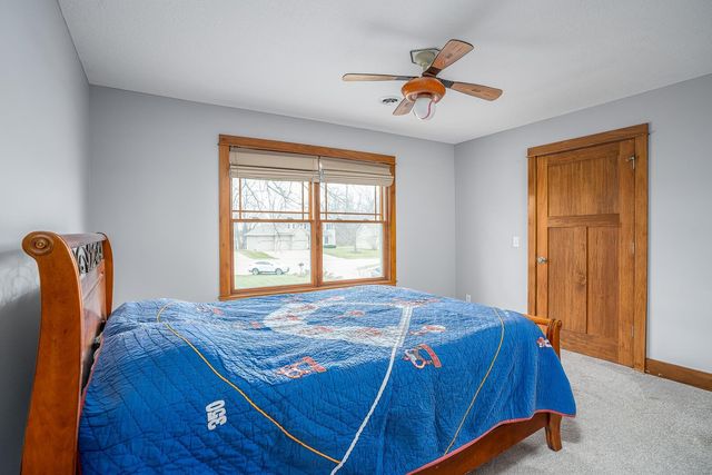 2891 Grandview Drive, Bettendorf, IA 52722