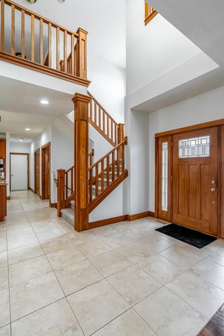 2891 Grandview Drive, Bettendorf, IA 52722