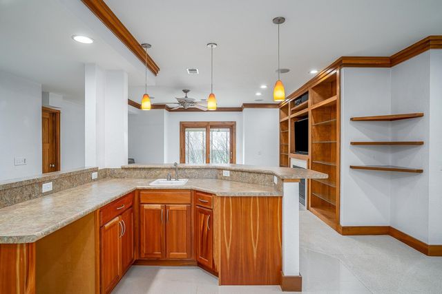 2891 Grandview Drive, Bettendorf, IA 52722