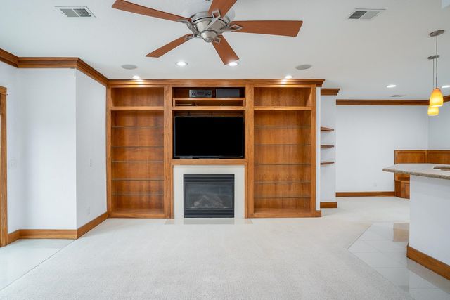 2891 Grandview Drive, Bettendorf, IA 52722