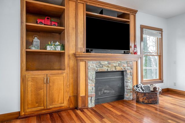 2891 Grandview Drive, Bettendorf, IA 52722