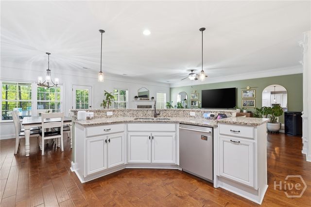 123 Timberland Circle, Richmond Hill, GA 31324