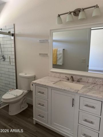 2584 E DEL RIO Court, Gilbert, AZ 85295