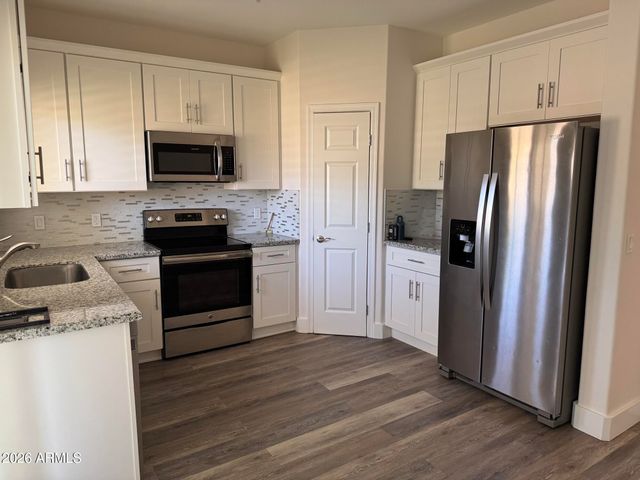 2584 E DEL RIO Court, Gilbert, AZ 85295