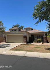 2584 E DEL RIO Court, Gilbert, AZ 85295