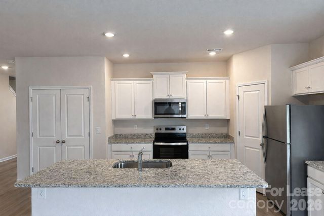 2020 Transatlantic Avenue, Charlotte, NC 28215