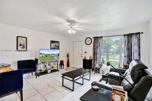 4914 NW 52nd Ct, Tamarac, FL 33319