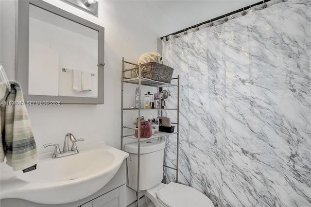 4914 NW 52nd Ct, Tamarac, FL 33319