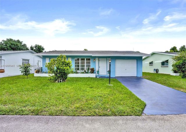 4914 NW 52nd Ct, Tamarac, FL 33319