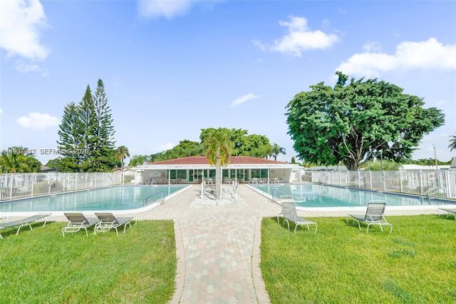 4914 NW 52nd Ct, Tamarac, FL 33319