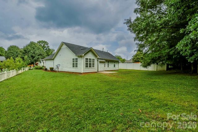 3510 Tracy Glenn Court, Charlotte, NC 28269