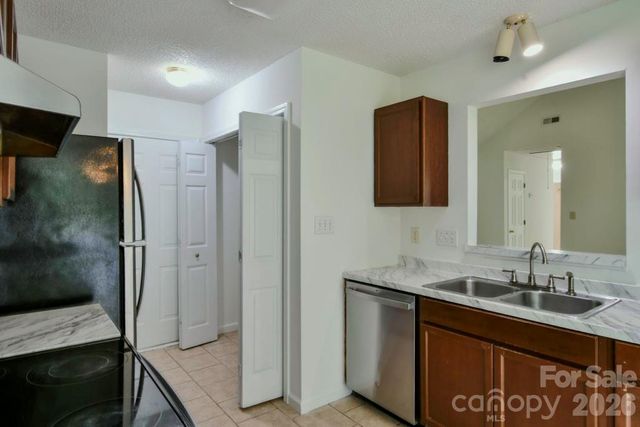 3510 Tracy Glenn Court, Charlotte, NC 28269