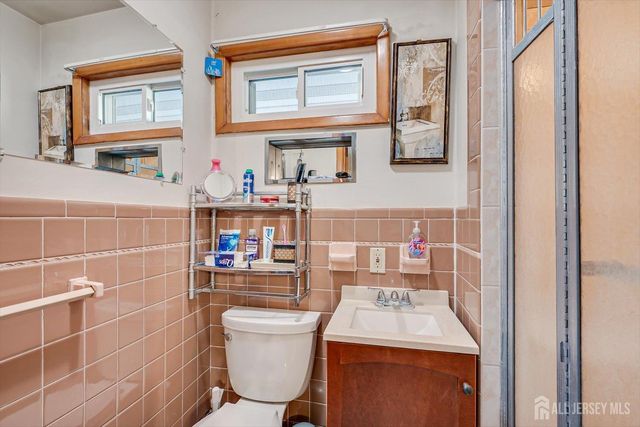 85 Grand Street, Iselin, NJ 08830