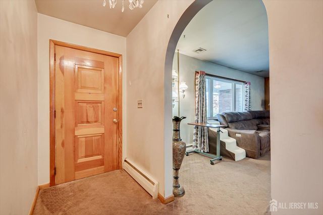85 Grand Street, Iselin, NJ 08830