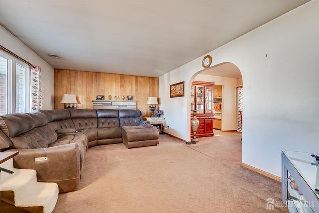 85 Grand Street, Iselin, NJ 08830