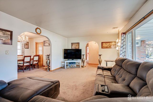 85 Grand Street, Iselin, NJ 08830