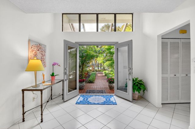 35 Glens Drive E, Boynton Beach, FL 33436