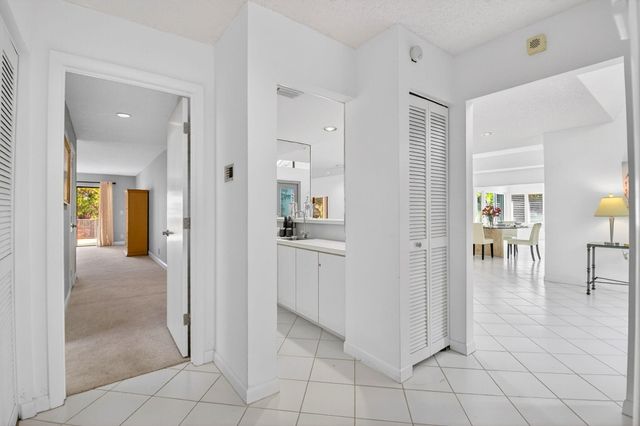 35 Glens Drive E, Boynton Beach, FL 33436