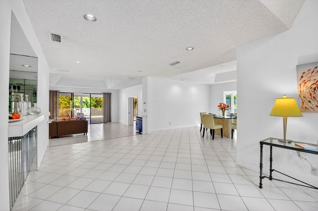 35 Glens Drive E, Boynton Beach, FL 33436