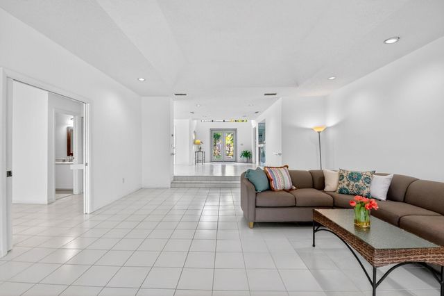 35 Glens Drive E, Boynton Beach, FL 33436