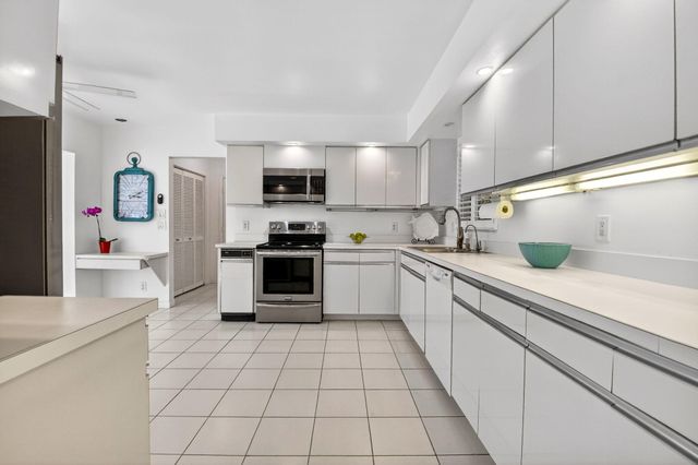 35 Glens Drive E, Boynton Beach, FL 33436