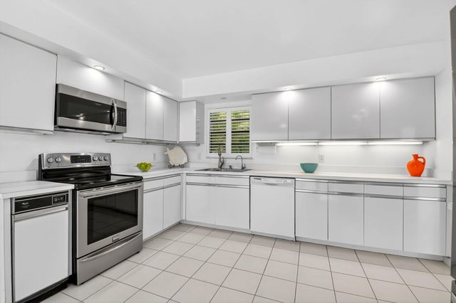 35 Glens Drive E, Boynton Beach, FL 33436