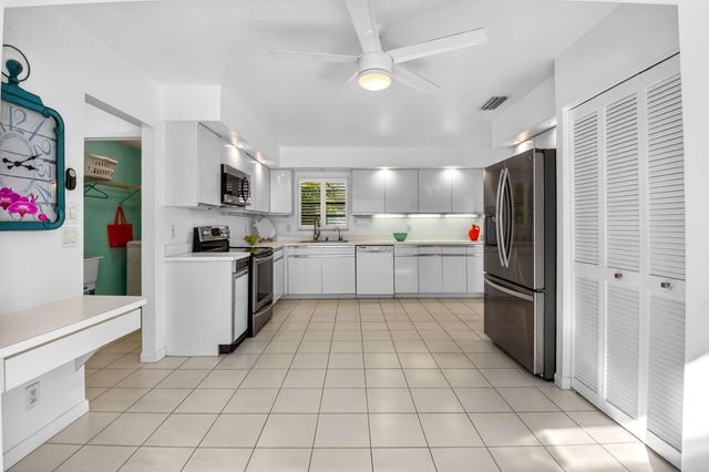 35 Glens Drive E, Boynton Beach, FL 33436