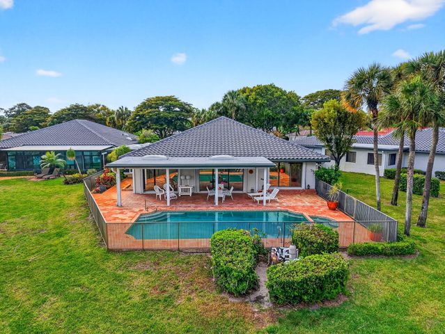 35 Glens Drive E, Boynton Beach, FL 33436