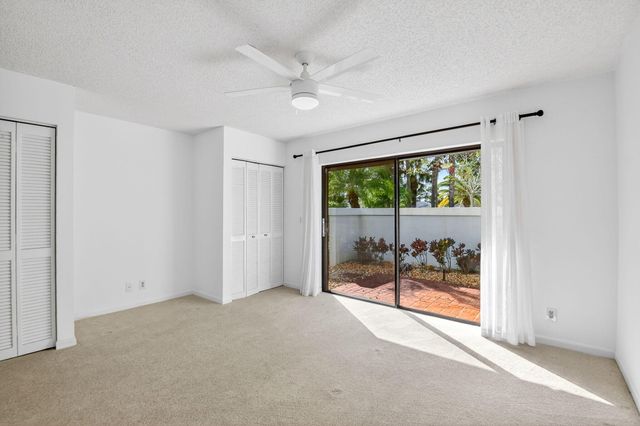 35 Glens Drive E, Boynton Beach, FL 33436