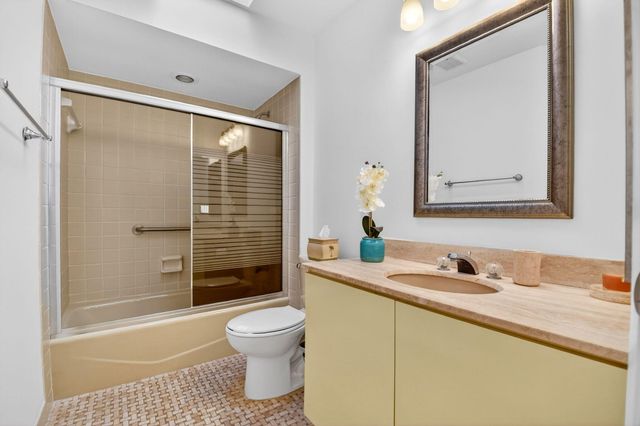 35 Glens Drive E, Boynton Beach, FL 33436