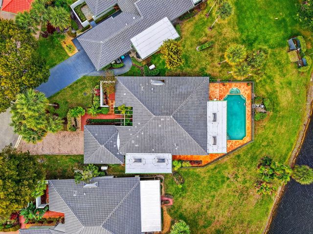 35 Glens Drive E, Boynton Beach, FL 33436