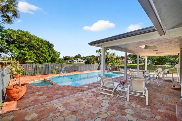 35 Glens Drive E, Boynton Beach, FL 33436