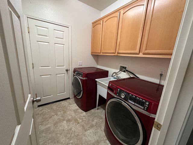 1649 Maidencane Way, Los Banos, CA 93635