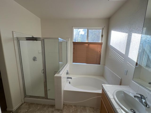 1649 Maidencane Way, Los Banos, CA 93635