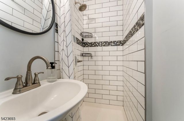 64 Ellis Rd, Holland Twp., NJ 08848