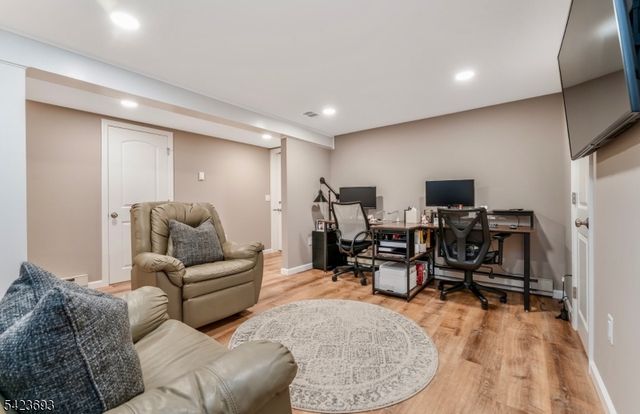 64 Ellis Rd, Holland Twp., NJ 08848