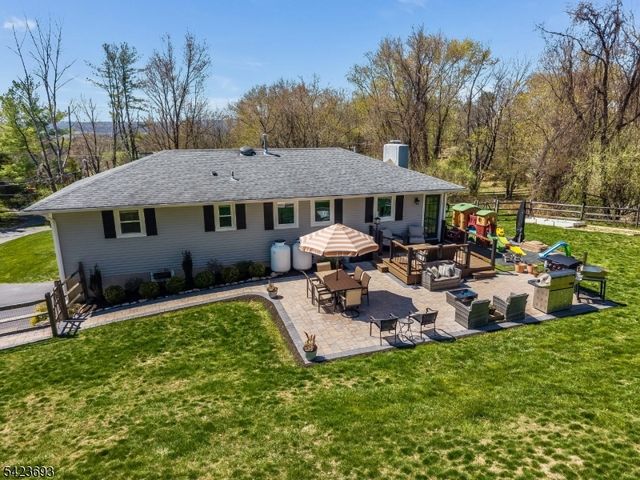 64 Ellis Rd, Holland Twp., NJ 08848