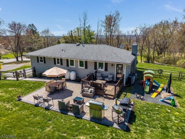 64 Ellis Rd, Holland Twp., NJ 08848