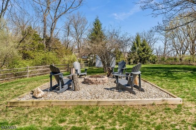 64 Ellis Rd, Holland Twp., NJ 08848