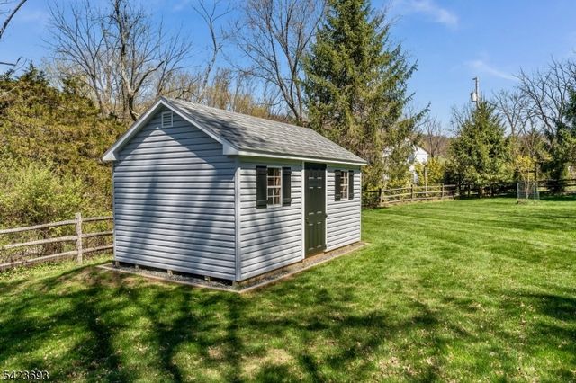 64 Ellis Rd, Holland Twp., NJ 08848