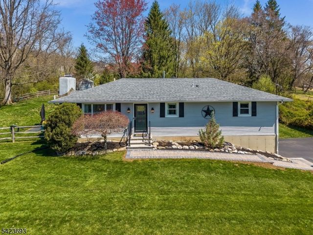 64 Ellis Rd, Holland Twp., NJ 08848