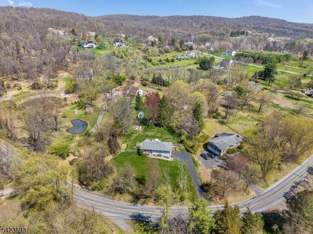 64 Ellis Rd, Holland Twp., NJ 08848