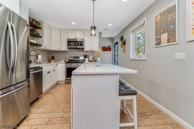 64 Ellis Rd, Holland Twp., NJ 08848