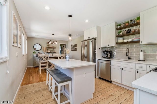 64 Ellis Rd, Holland Twp., NJ 08848