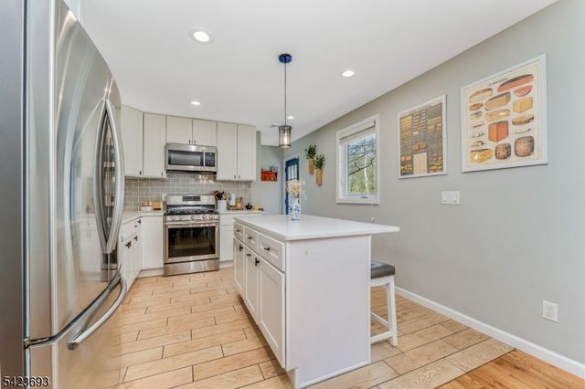 64 Ellis Rd, Holland Twp., NJ 08848