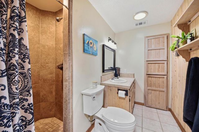 24912 Connie Ct, Auburn, CA 95602