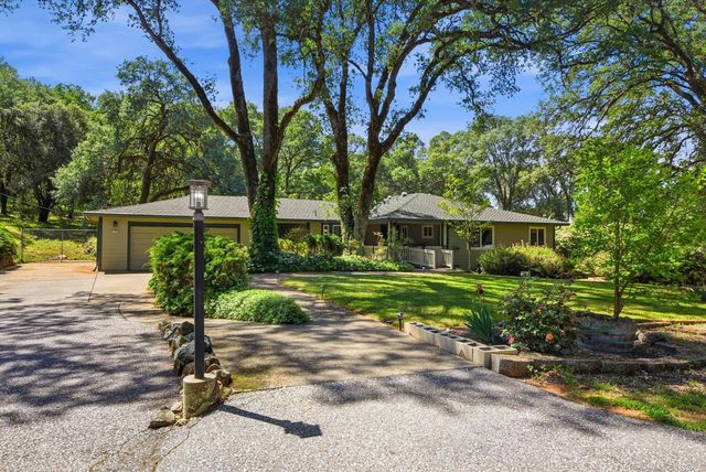 24912 Connie Ct, Auburn, CA 95602