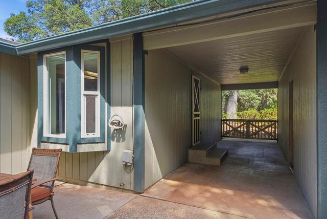 24912 Connie Ct, Auburn, CA 95602