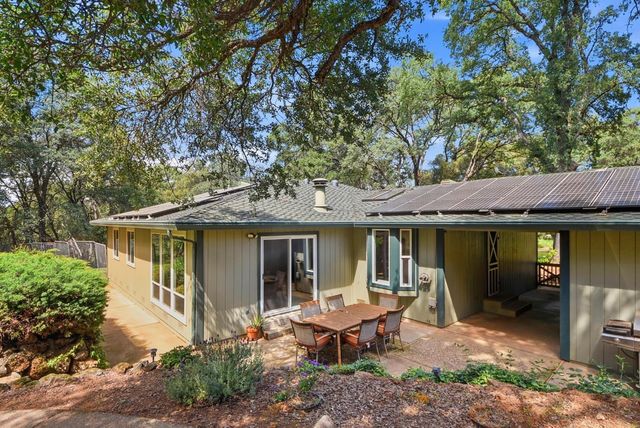 24912 Connie Ct, Auburn, CA 95602